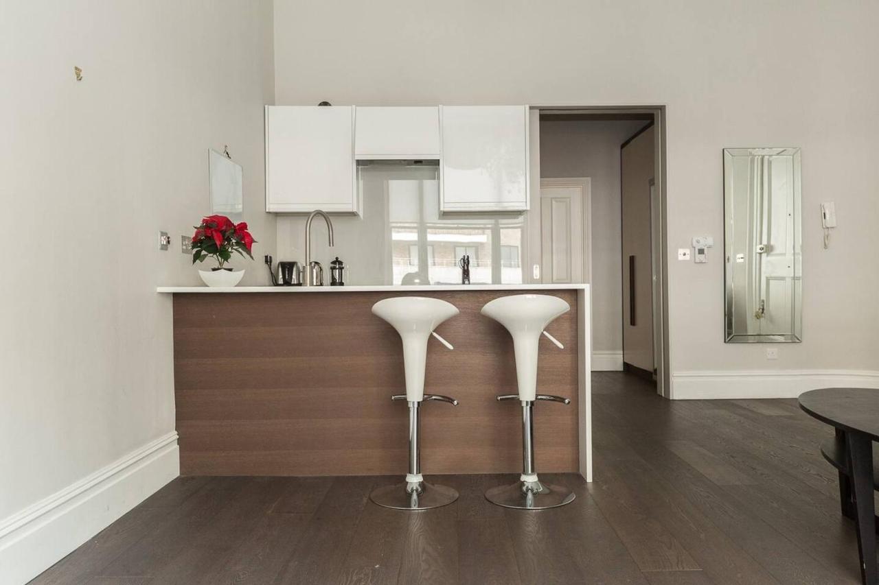 Modern 1BR Period Property in Kensington London Exterior foto